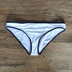 𝅺Victoria's Secret Bikini Bottom Black White Medium New